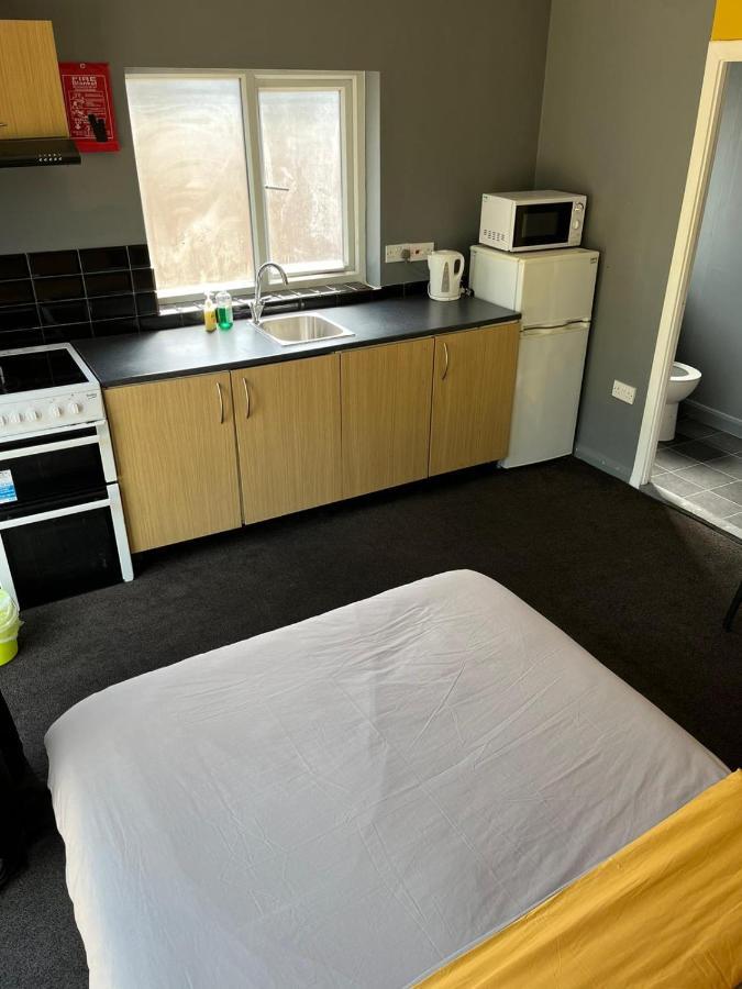 Hatfield Save-Money Rooms - 10Over10 For Price! Εξωτερικό φωτογραφία