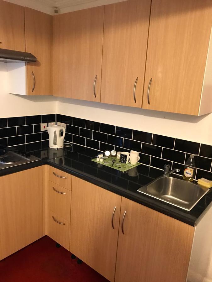 Hatfield Save-Money Rooms - 10Over10 For Price! Εξωτερικό φωτογραφία