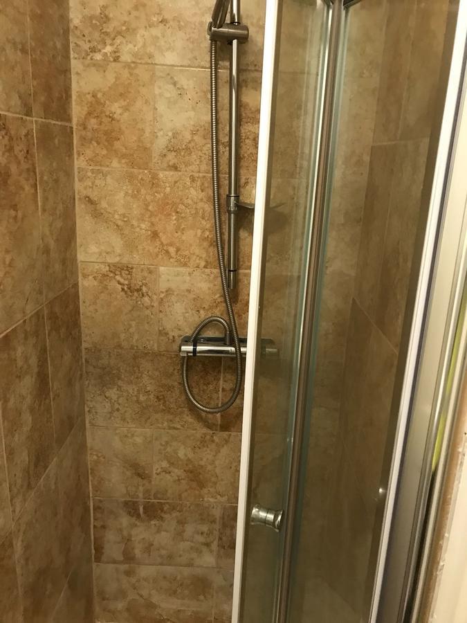 Hatfield Save-Money Rooms - 10Over10 For Price! Εξωτερικό φωτογραφία