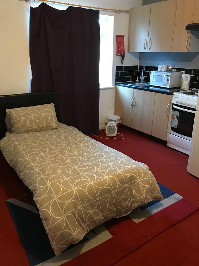Hatfield Save-Money Rooms - 10Over10 For Price! Εξωτερικό φωτογραφία