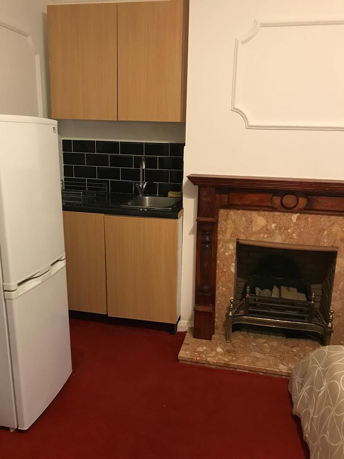 Hatfield Save-Money Rooms - 10Over10 For Price! Εξωτερικό φωτογραφία