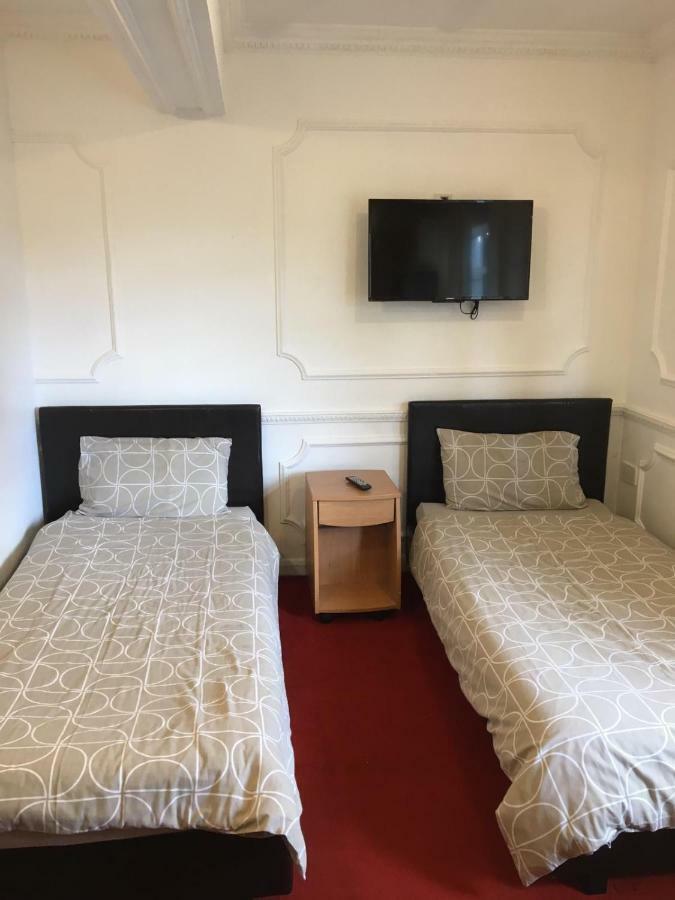 Hatfield Save-Money Rooms - 10Over10 For Price! Εξωτερικό φωτογραφία